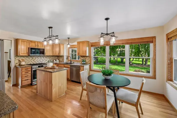 17004 Raleigh LN, Eden Prairie, MN 55347