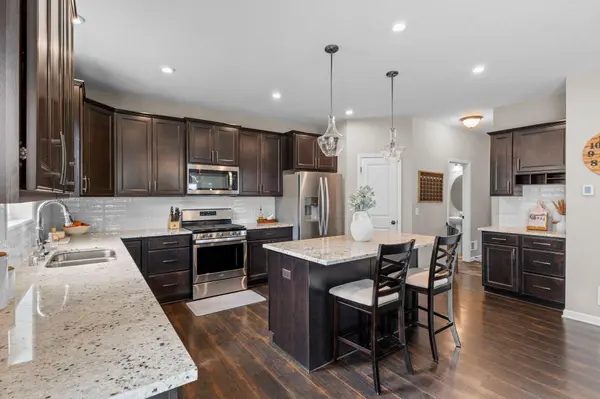 5213 Trailhead LN SE, Prior Lake, MN 55372