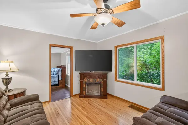 413 3rd AVE E, Shakopee, MN 55379