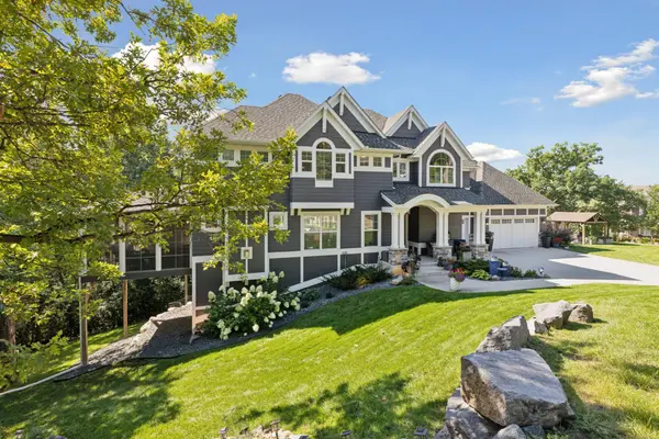 6311 Montee DR, Eden Prairie, MN 55344