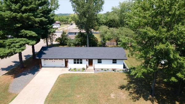 421 21st AVE W, Menomonie, WI 54751