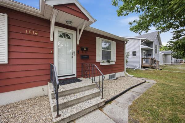 1614 9th ST N, Fargo, ND 58102
