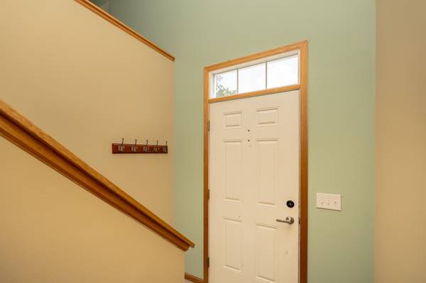 615 Village Pkwy, Circle Pines, MN 55014