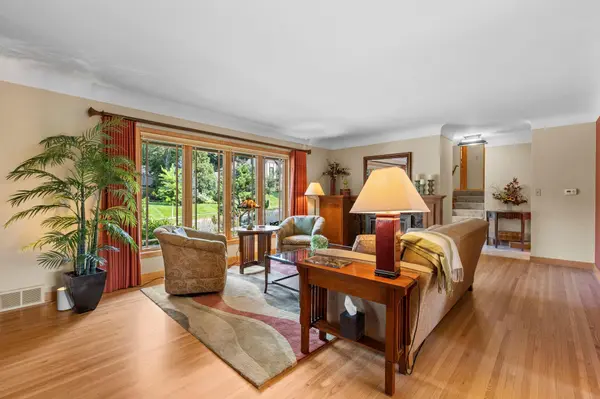 1324 Bohland PL, Saint Paul, MN 55116