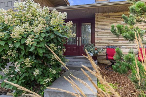 1324 Bohland PL, Saint Paul, MN 55116