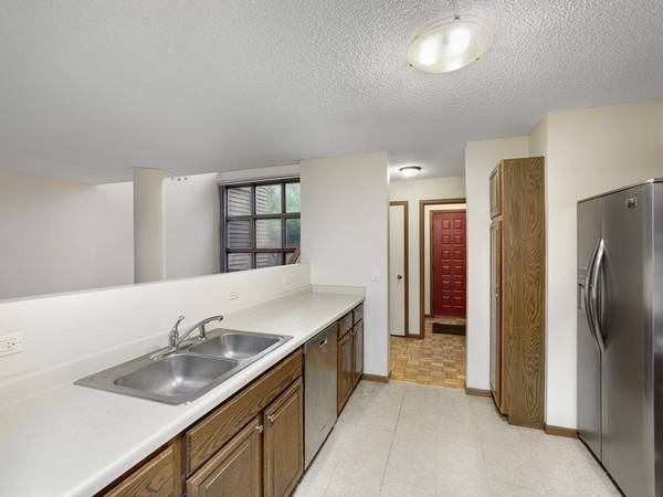 1381 Spencer RD W, Saint Paul, MN 55108