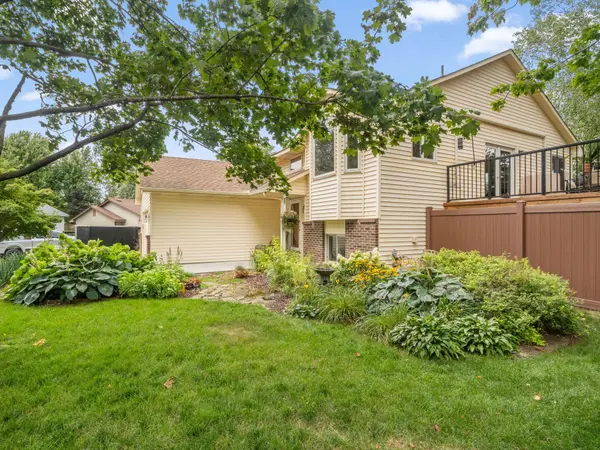 9323 S Jareau AVE, Cottage Grove, MN 55016