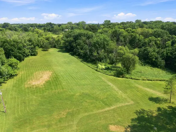 918 County Rd 92 N, Maple Plain, MN 55359