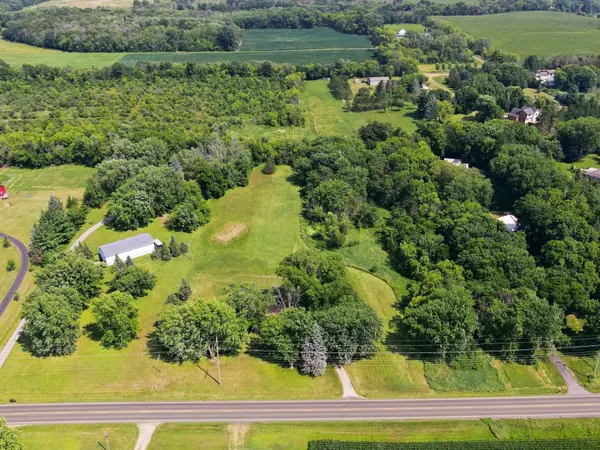 918 County Rd 92 N, Maple Plain, MN 55359