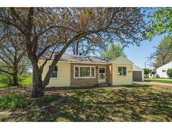 140 Carol LN, West Saint Paul, MN 55118