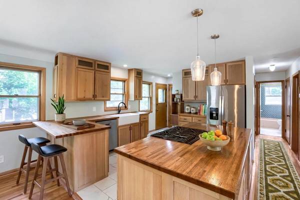 49 Belvidere ST E, Saint Paul, MN 55107