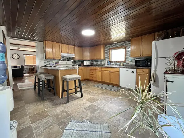 402 N Austin AVE, Litchfield, MN 55355