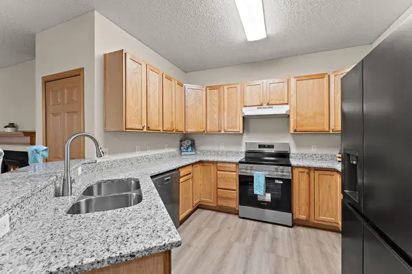 3776 Hazel TRL #C, Woodbury, MN 55129