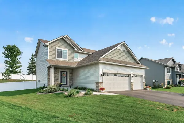972 Forest Edge CIR, Jordan, MN 55352