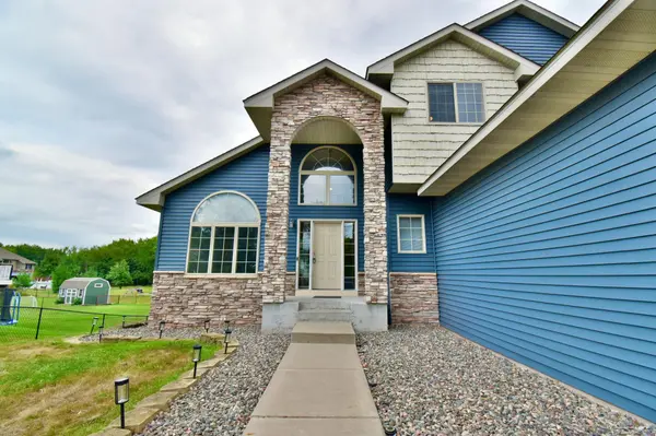 22608 Zion Pkwy NW, Oak Grove, MN 55005