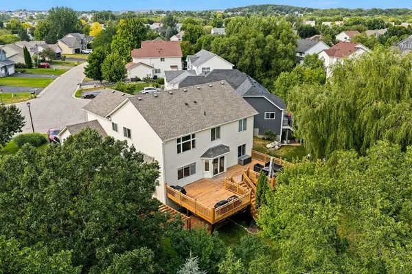 237 Adam CIR, Carver, MN 55315