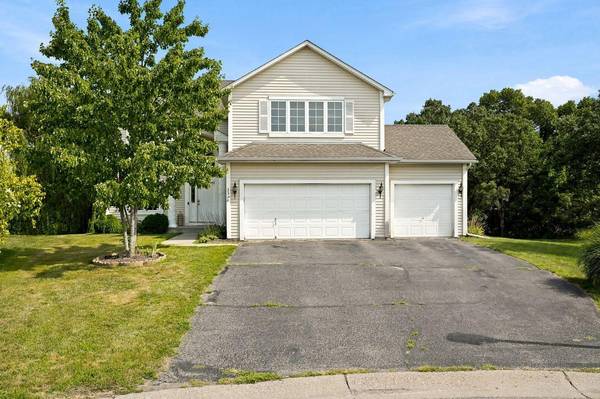 237 Adam CIR, Carver, MN 55315