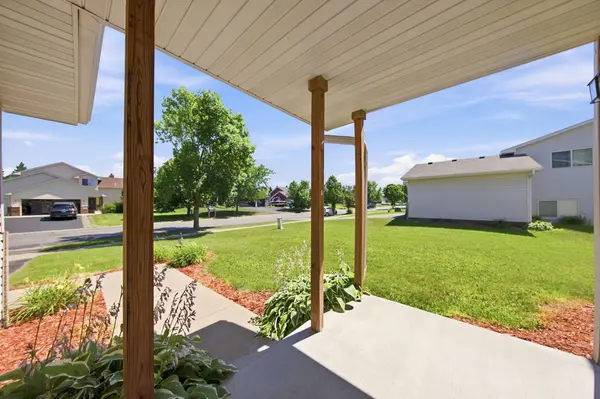 10123 Park Place DR, Monticello, MN 55362