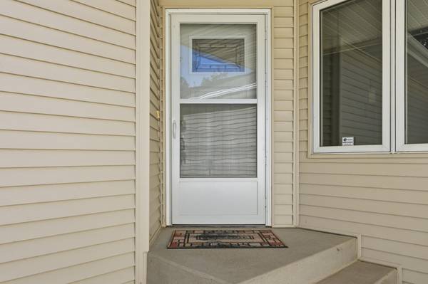330 Sunfish CT, Winsted, MN 55395