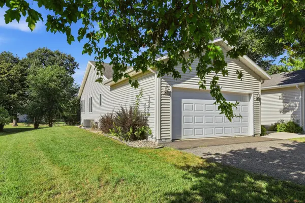 330 Sunfish CT, Winsted, MN 55395