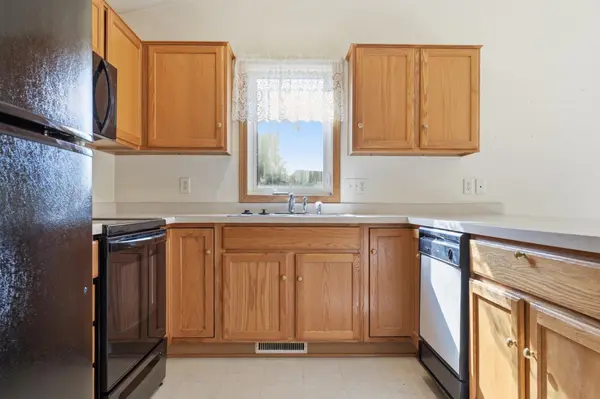 330 Sunfish CT, Winsted, MN 55395
