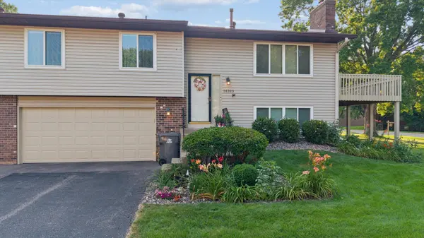 14323 Chestnut DR, Eden Prairie, MN 55347