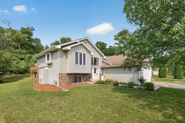 8510 Trista LN E, Saint Bonifacius, MN 55375