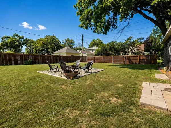 313 1st ST SE, Madelia, MN 56062