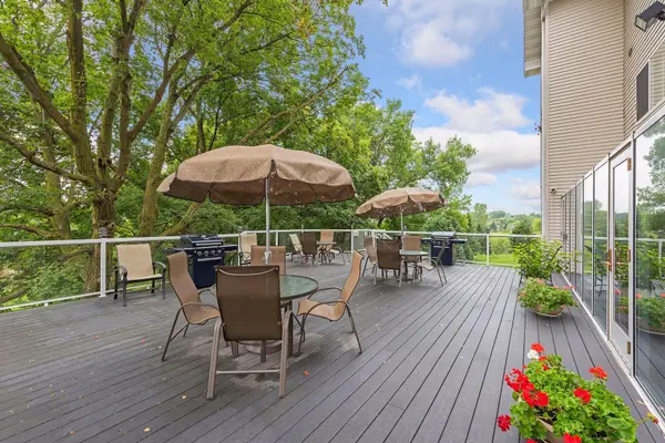 1321 Lake DR W #123, Chanhassen, MN 55317