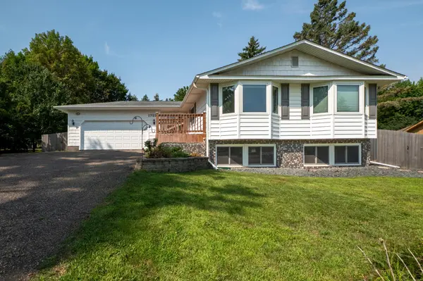 1732 Evergreen DR, Woodbury, MN 55125
