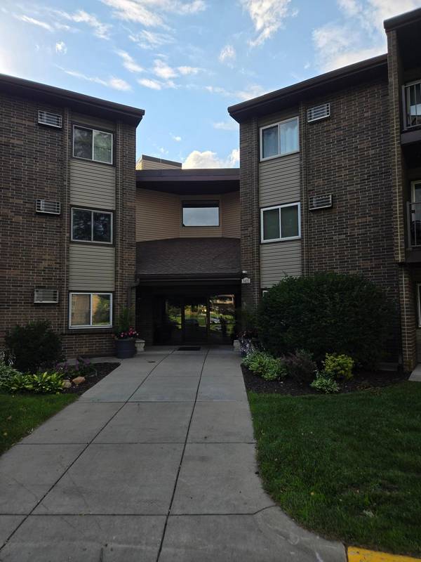 3425 Golfview DR #115, Eagan, MN 55123