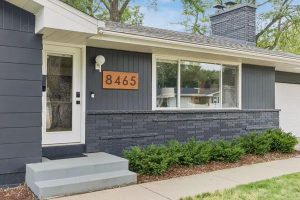 8465 Winnetka Heights DR, Golden Valley, MN 55427
