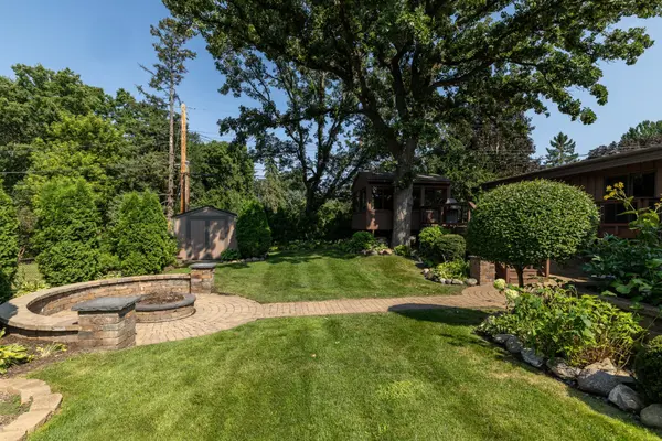 1000 Mound Spring TER, Bloomington, MN 55420