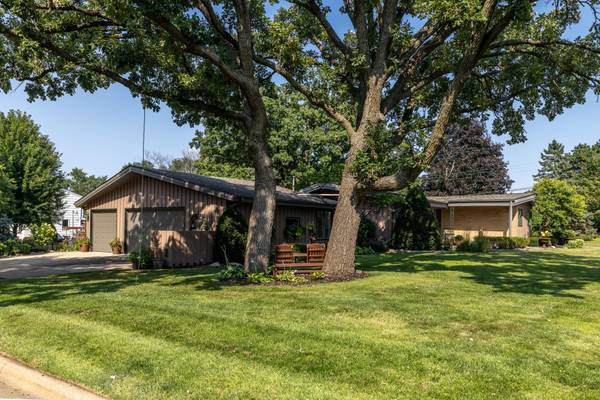 1000 Mound Spring TER, Bloomington, MN 55420