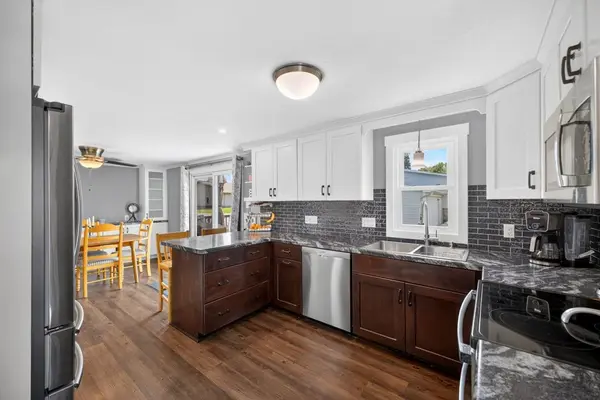 102 5th ST SW, Kasson, MN 55944