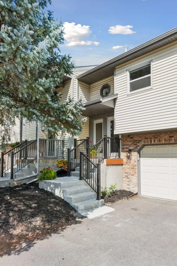 7229 Bren LN, Eden Prairie, MN 55346