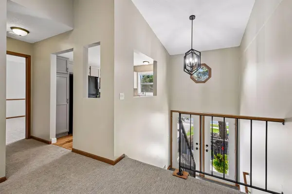 7229 Bren LN, Eden Prairie, MN 55346
