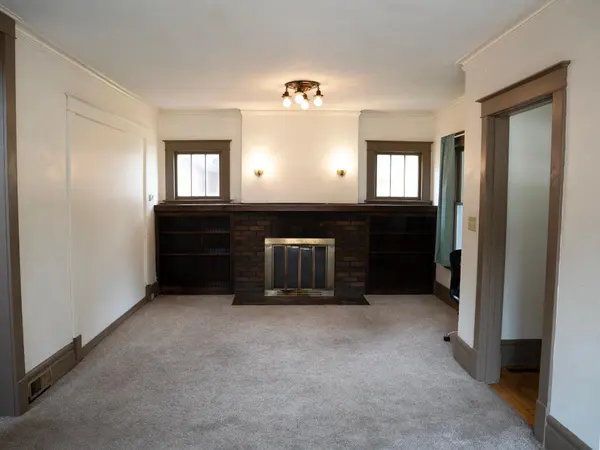 1112 S Barstow ST, Eau Claire, WI 54701