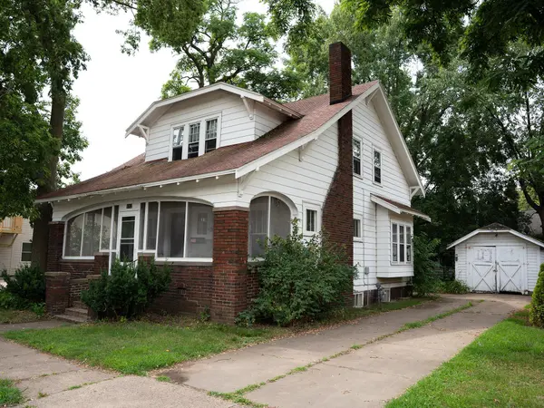 1112 S Barstow ST, Eau Claire, WI 54701