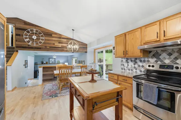 9005 Jensen AVE S, Cottage Grove, MN 55016