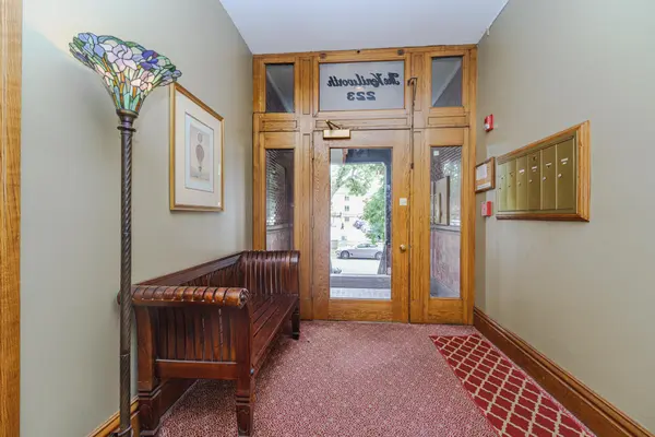 223 Arundel ST #1, Saint Paul, MN 55102