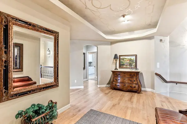 718 Widsten CIR, Wayzata, MN 55391