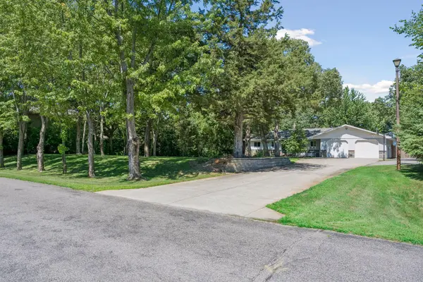 21946 Oak Heights CIR, Cold Spring, MN 56320
