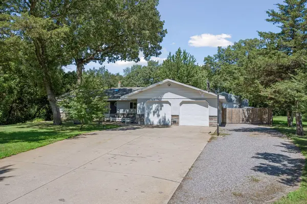 21946 Oak Heights CIR, Cold Spring, MN 56320