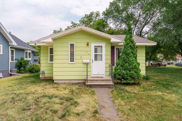 214 4th ST NE, Barnesville, MN 56514
