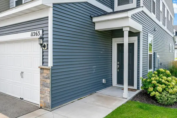 11263 Crestbury DR, Woodbury, MN 55129