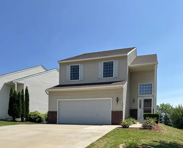 8497 Savanna Oaks LN, Woodbury, MN 55125