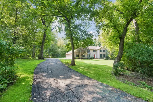 5 Acorn DR, Sunfish Lake, MN 55077