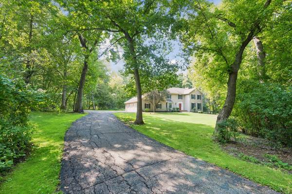 5 Acorn DR, Sunfish Lake, MN 55077