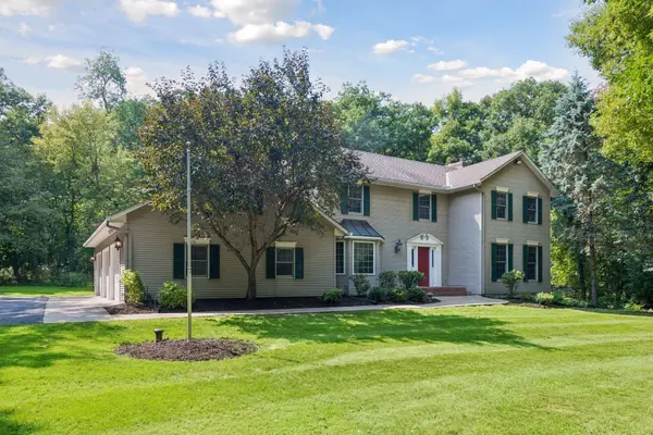 5 Acorn DR, Sunfish Lake, MN 55077